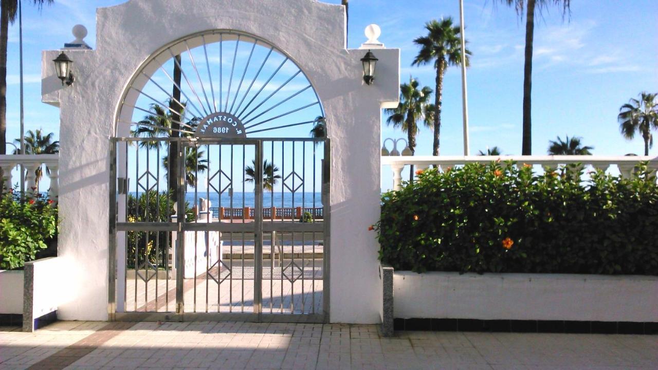 Costamar, Primera Linea De Playa, 3 Dormitorios, 2 Banos, Vistas Al Mar, Internet Wifi Y Garaje, Ideal Parejas Y Familias Benalmadena Bagian luar foto