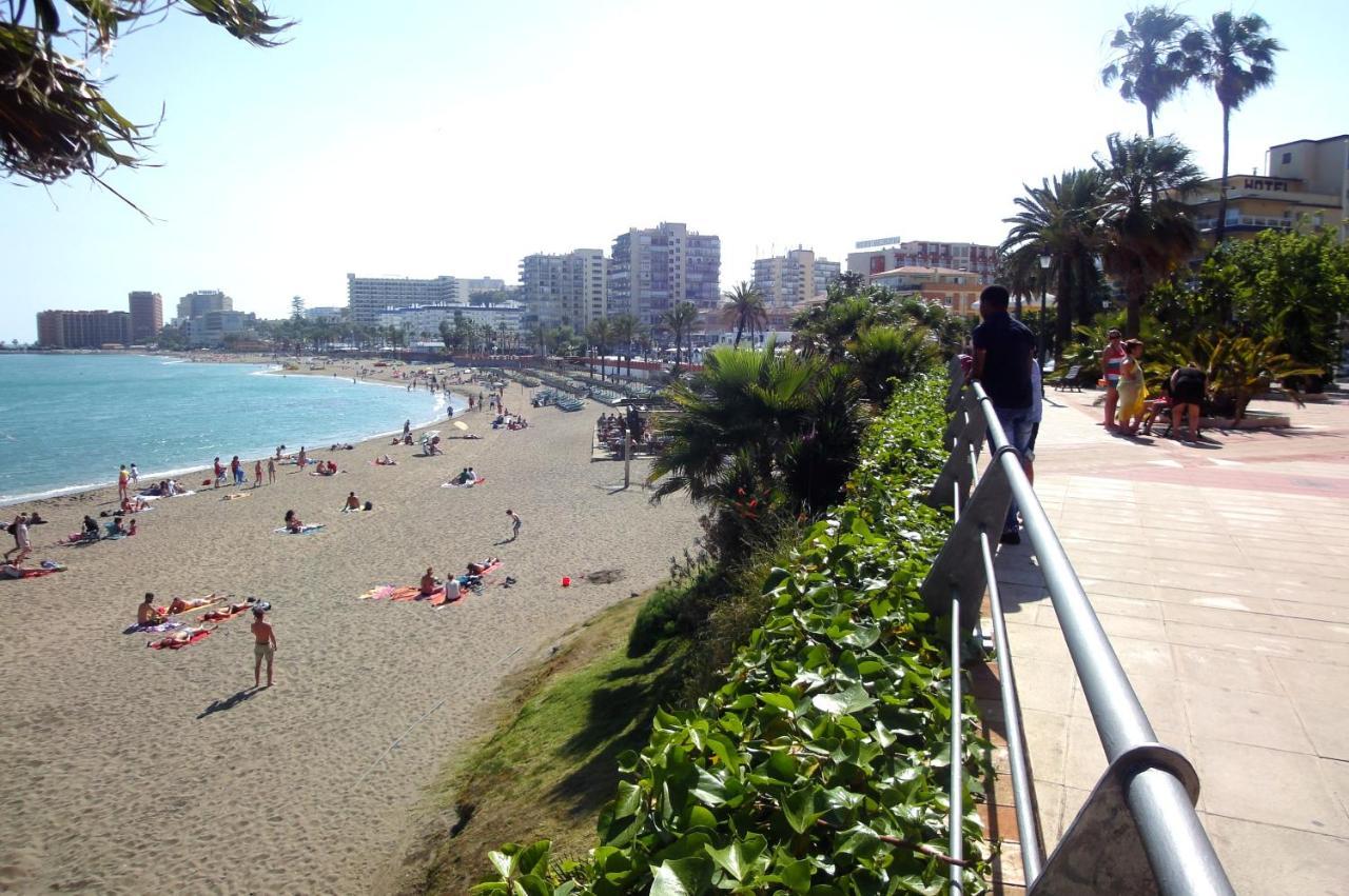 Costamar, Primera Linea De Playa, 3 Dormitorios, 2 Banos, Vistas Al Mar, Internet Wifi Y Garaje, Ideal Parejas Y Familias Benalmadena Bagian luar foto