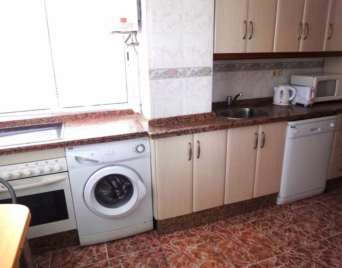 Costamar, Primera Linea De Playa, 3 Dormitorios, 2 Banos, Vistas Al Mar, Internet Wifi Y Garaje, Ideal Parejas Y Familias Benalmadena Bagian luar foto